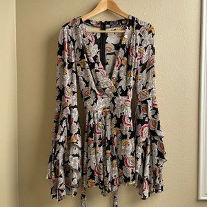 Blithe Boho Style Floral Print Flowy Sleeve Waist Tie Shorts Romper Size S